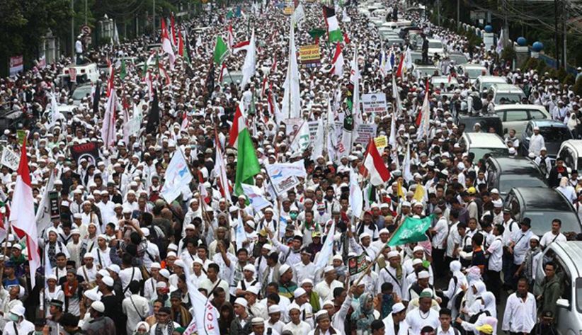 Massa Aksi 67 Mulai Berkumpul di Masjid Istiqlal