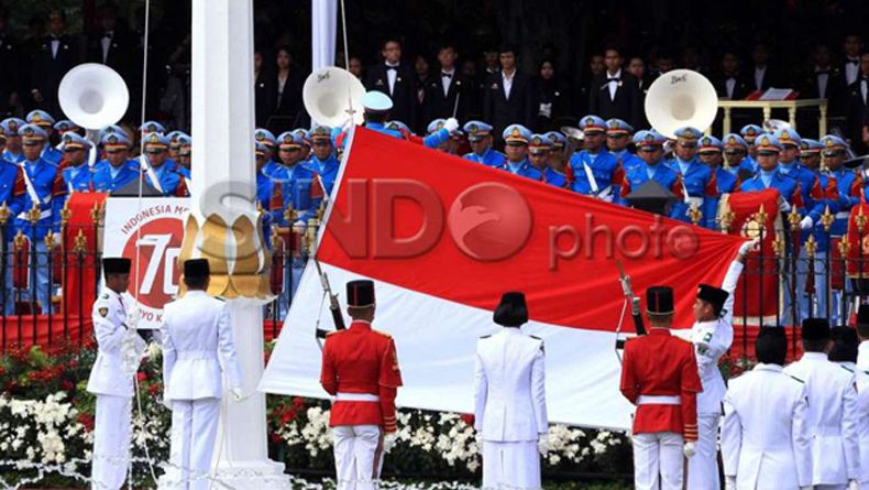 Upacara HUT RI di Istana, Tarrisa Maharani Pembawa Bendera Merah Putih