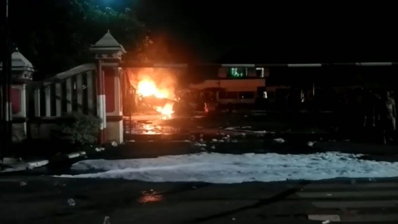 Kronologi Pembakaran Mapolsek Ciracas oleh Sekelompok Massa
