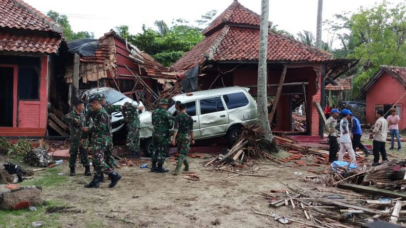 Tsunami di Banten, Kopassus Evakuasi Korban dan Pembersihan Puing