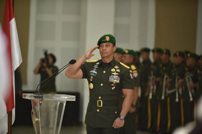 KSAD Jenderal TNI Andika Perkasa Pimpin Sertijab Pangkostrad