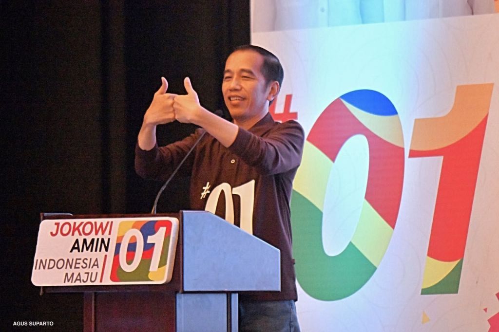 Jokowi Gelar Pertemuan Tertutup 35 Menit dengan Relawan