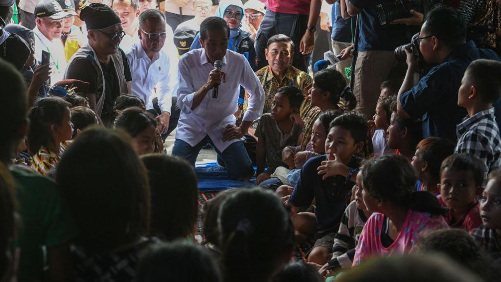 Didatangi Presiden Jokowi, Begini Keriuhan Tenda Pengungsi di Kalianda
