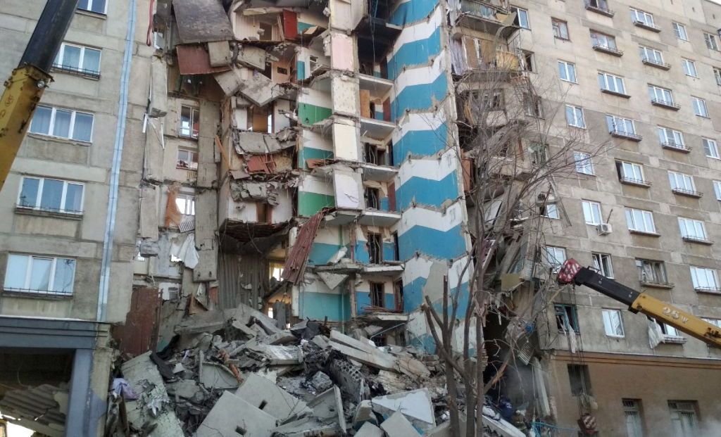 Korban Tewas Apartemen Runtuh di Rusia Jadi 18 Orang, 23 Masih Hilang