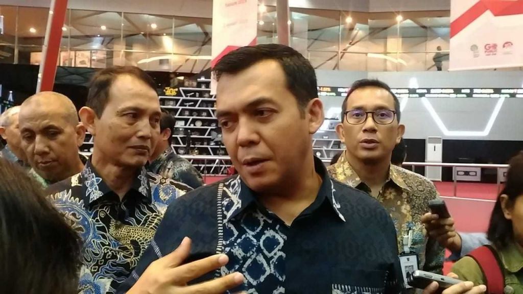 Sindir DPR, Tagar #BanggaPunyaSilmyKarim Jadi Trending Topic Twitter