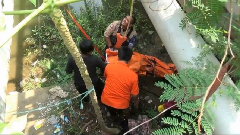Warga di Karawang Geger Penemuan Mayat di Sungai Irigasi