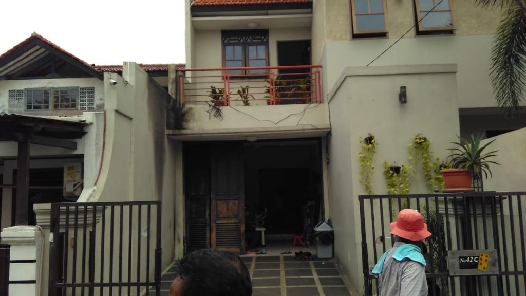 Rumah Wakil Ketua KPK Dilempar Bom Molotov, Saksi: Ada Suara Pecahan