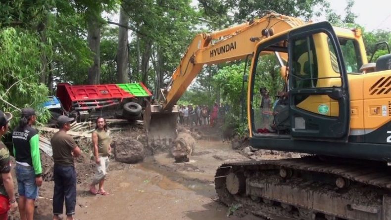 Hutan Gundul akibat Kebakaran Diduga Picu Banjir Bandang di Mojokerto