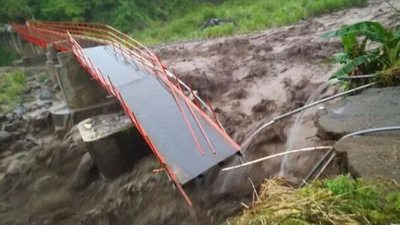 Banjir Bandang dan Longsor Landa 3 Kecamatan di Brebes, Jembatan Putus
