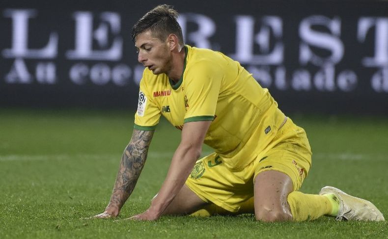 Hilang sejak Senin, Pesawat Dinaiki Pemain Liga Inggris Emiliano Jatuh