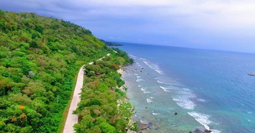 Eksplor Batu Hideung, Pantai Karang Eksotis di Pinggiran Kota Banten