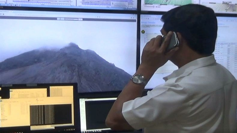 Gunung Merapi Kembali Luncurkan Sekali Lava Pijar Sejauh 800 Meter