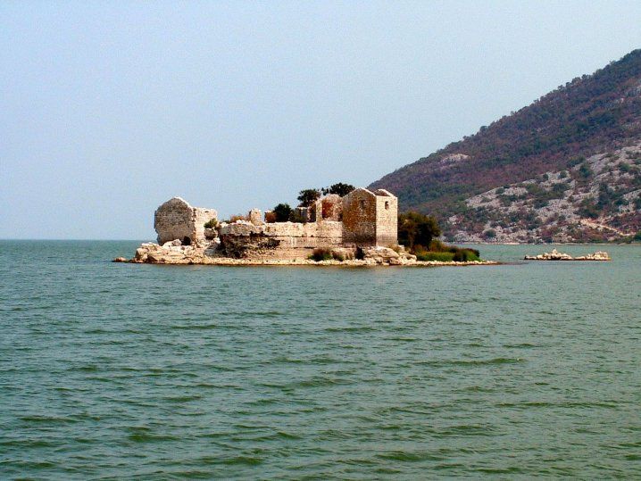 Kapal Wisata Terbalik di Montenegro, 1 Tewas dan 3 Orang Hilang