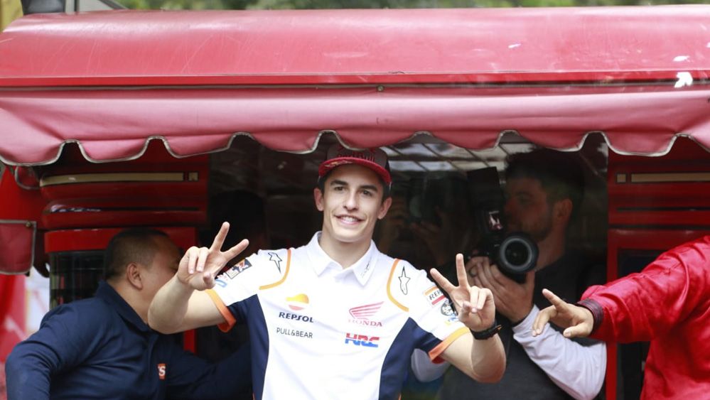 Sapa Penggemar, Marquez Naik Bandros Keliling Bandung