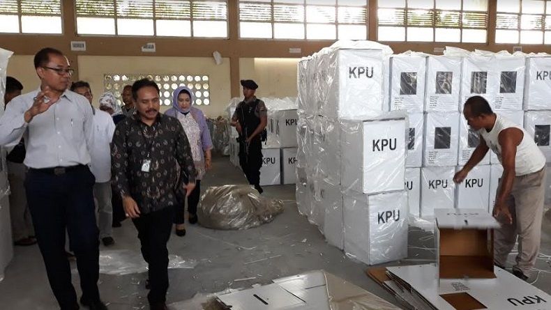 Cek Kesiapan Logistik, 3 Kotak Suara di Kulonprogo Cacat