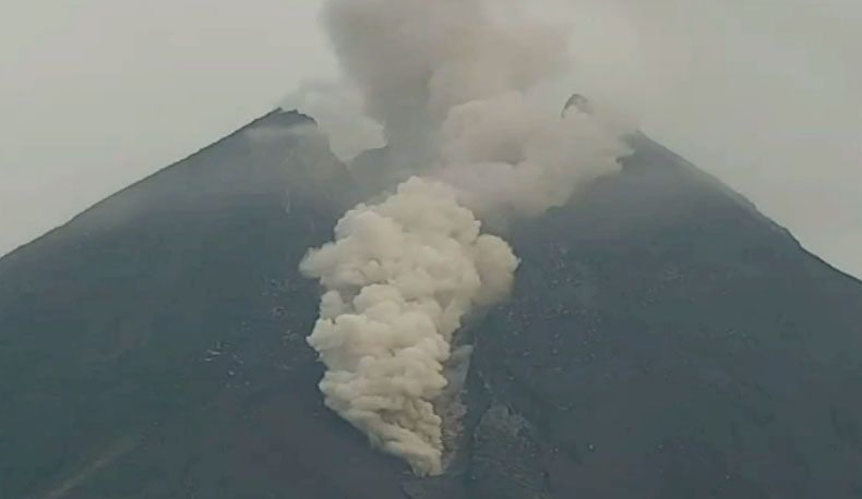 Kolom Asap Merapi Capai 400 Meter, BPPTKG: Belum Ganggu Penerbangan