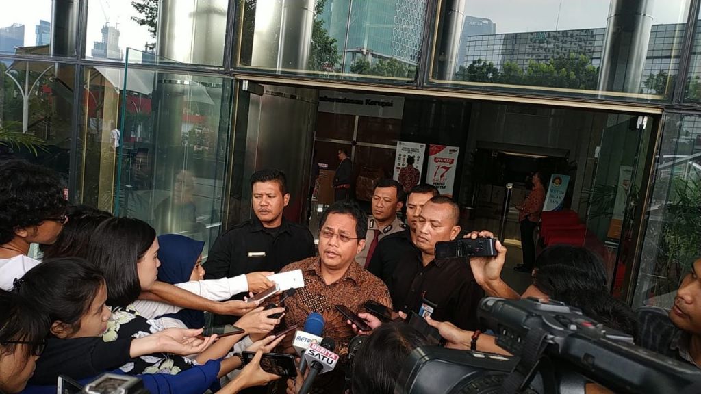 Sekjen DPR Pastikan UU Cipta Kerja Berjumlah 1.035 Halaman