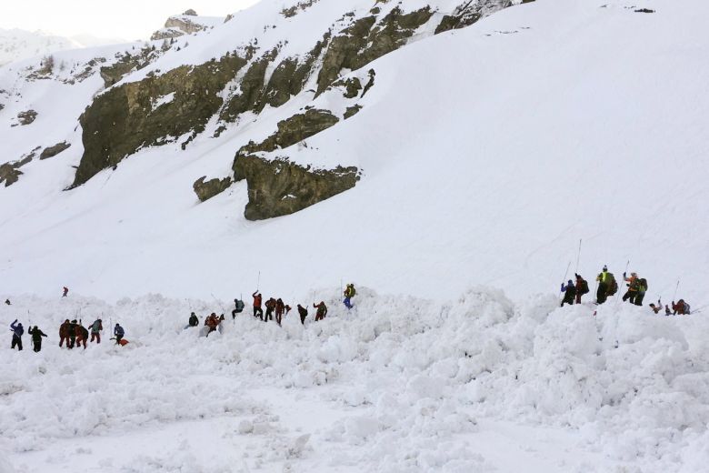 Longsor di Pegunungan Alpen Swiss, 4 Luka dan 12 Orang Tertimbun Salju