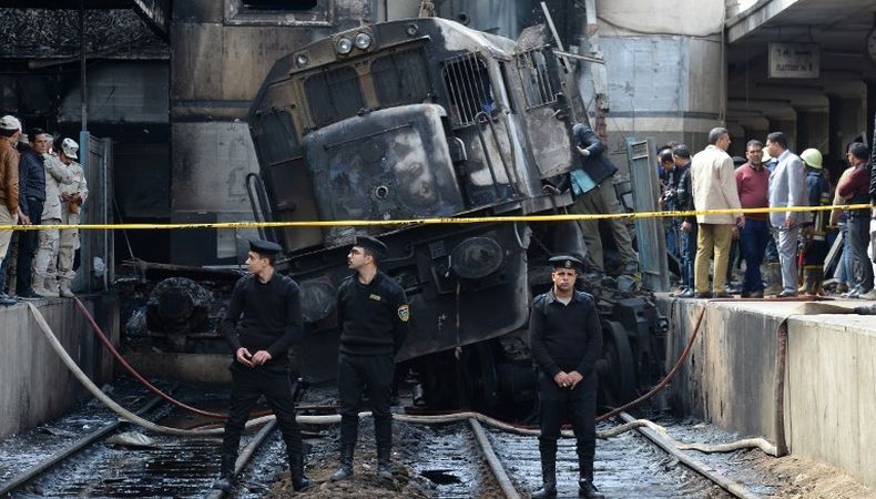 Kecelakaan Kereta Api di Stasiun Kairo, 20 Orang Tewas