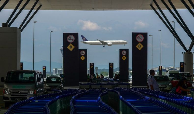 Paspor dan Tiket Hilang, Seorang TKI Telantar di Bandara Kuala Lumpur