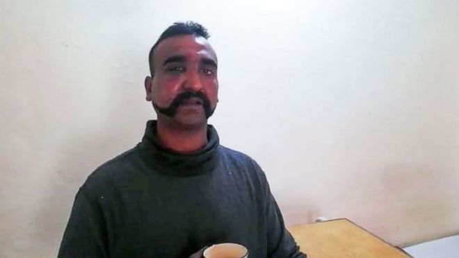 Siapa Pilot yang Ditahan Pakistan? Warga India Menyebutnya Pahlawan