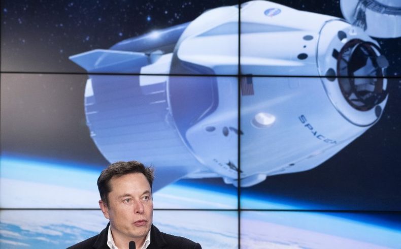Kapsul Berisi 'Astronot' Sukses Diluncurkan ke Stasiun Luar Angkasa