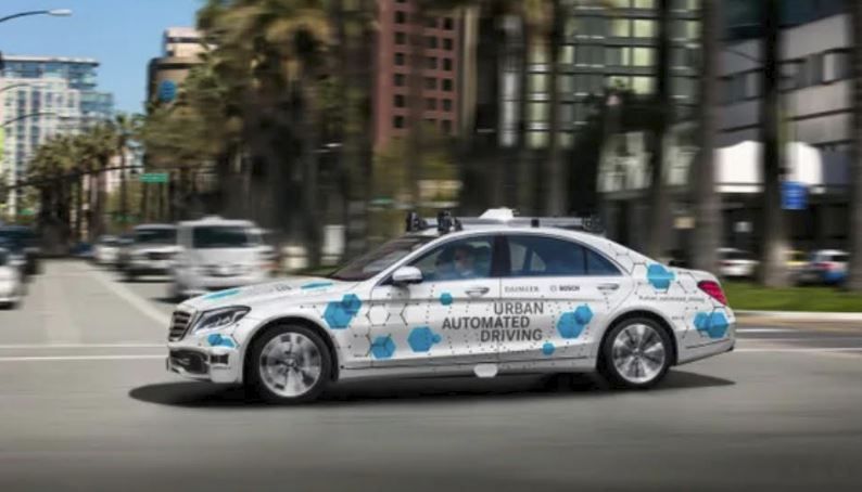 BMW Kolaborasi sang Rival Mercy Kembangkan Teknologi Swakemudi
