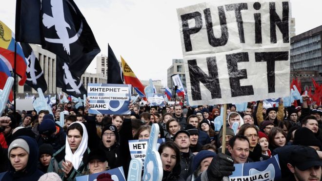 15.000 Warga Rusia Demo Memprotes RUU yang Batasi Penggunaan Internet