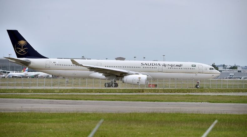 Bayi Penumpang Tertinggal di Bandara, Pesawat Saudi Putar Balik