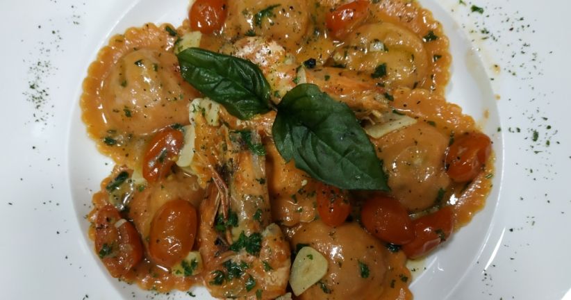 Cicipi Ravioli Aragosta dengan Isian Daging Lobster dan Lelehan Keju