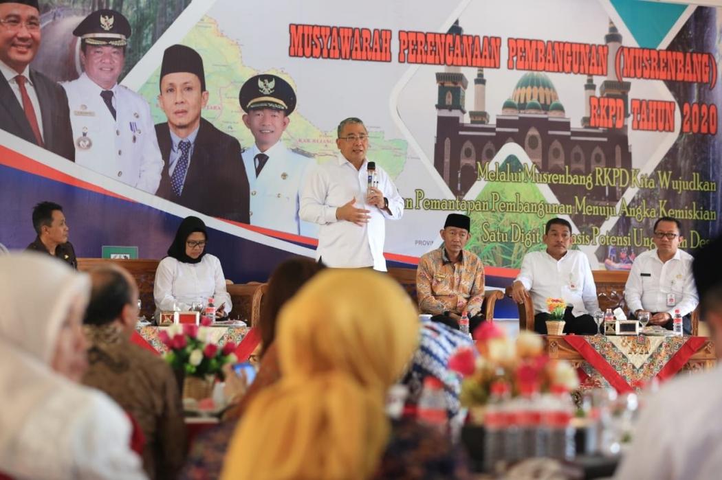 Tekan Angka Kemiskinan, Kemendes PDTT Gali Potensi Daerah
