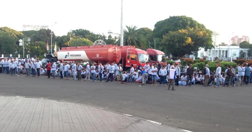 Polisi: 2 Truk Tangki BBM Pertamina yang Dibajak Diamankan di Monas