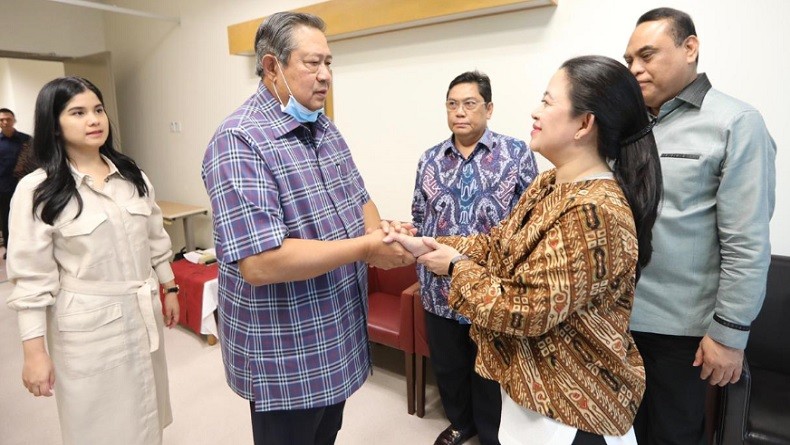 Puan Maharani Besuk Ani Yudhoyono di Singapura