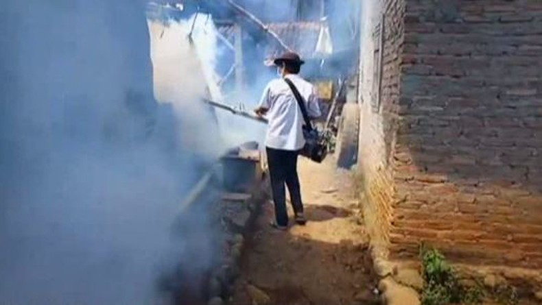 150 Warga Kena DBD, Perindo Fogging 4 Desa di Tanggamus Lampung
