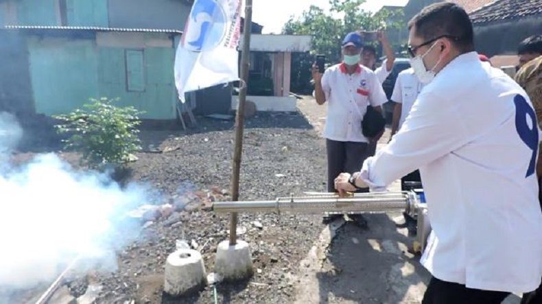 Fogging Perindo di Demak, HT Pimpin Langsung Pengasapan Rumah Warga