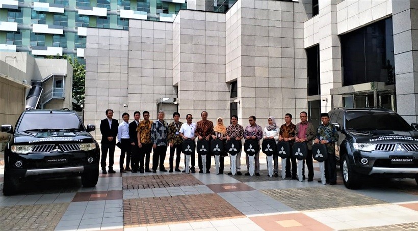 Transfer Teknologi ke Siswa SMK, Mitsubishi Donasikan 9 Mobil
