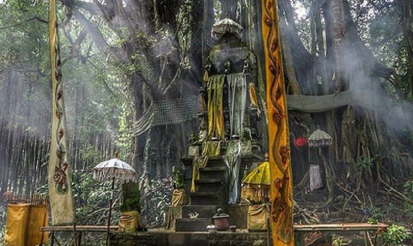 Kebakaran Hutan Gunung Agung Bali, 1 Pura Bersejarah Hangus Dilahap Api