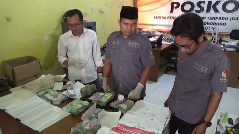Timses Caleg NasDem Kena OTT saat Bagi Uang, Bawaslu Sita Rp66,1 Juta
