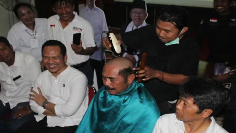 Klaim Jokowi-Ma'ruf Amin Menang Telak, Wali Kota Solo Cukur Gundul