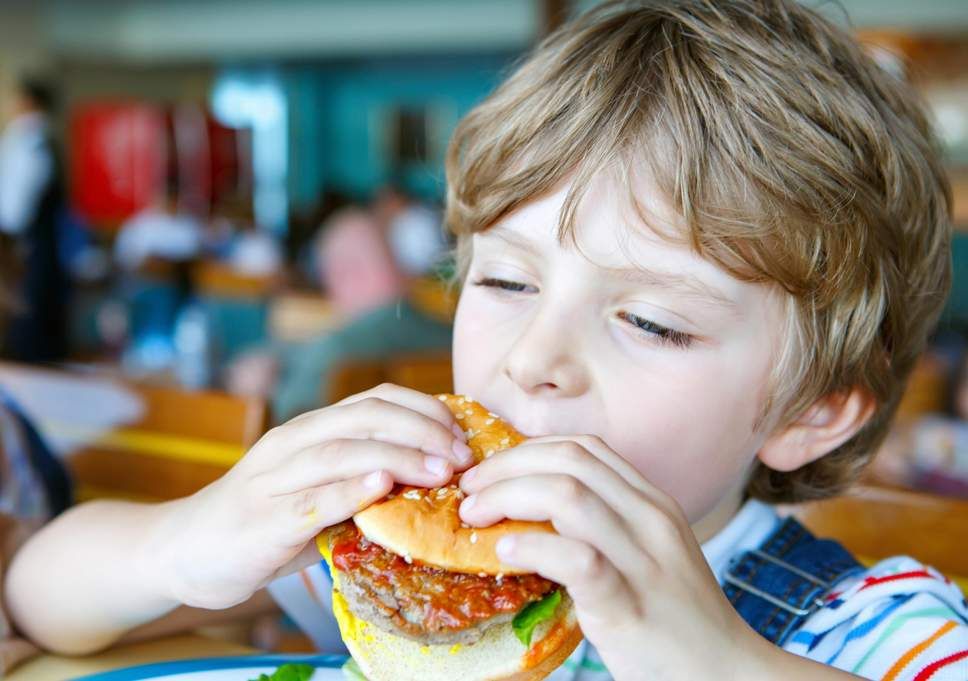 4 Cara Kembali ke Pola Makan Sehat Pascalebaran