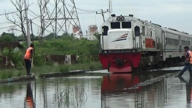 Banjir di Pasuruan, Perjalanan 4 Kereta Api Terganggu dan 1 Dibatalkan