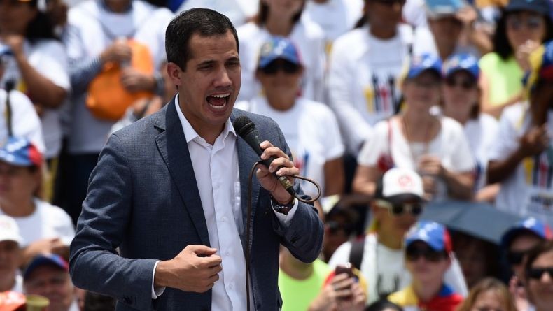 Presiden Venezuela Hadapi Kudeta dari Oposisi dan Tentara Pembelot