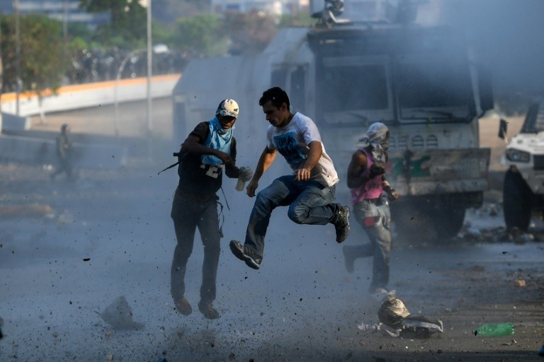 2 Demonstran Remaja Tewas Ditembak saat Bentrokan di Venezuela