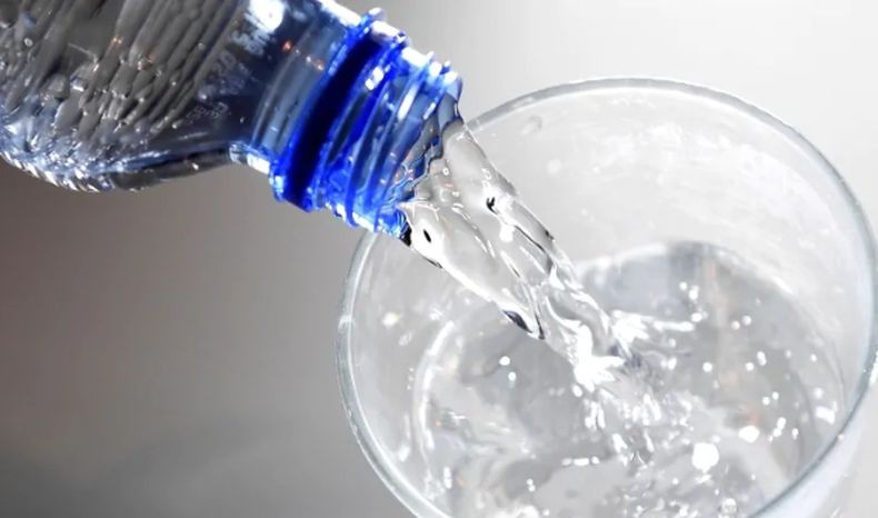Waspada! Ternyata, Minum Air yang  Terkontaminasi Bisa Potensi Sebabkan Gagal Ginjal