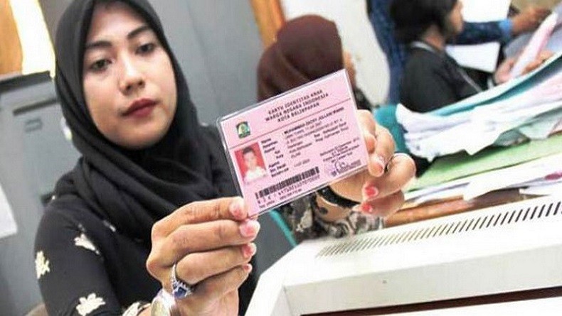 Bupati Mahakam Ulu Luncurkan Layanan Pencetakan Kartu Identitas Anak