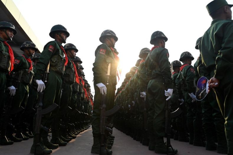Militer Myanmar Diduga Membunuh 2 Muslimah Rohingya Gunakan Persenjataan Berat