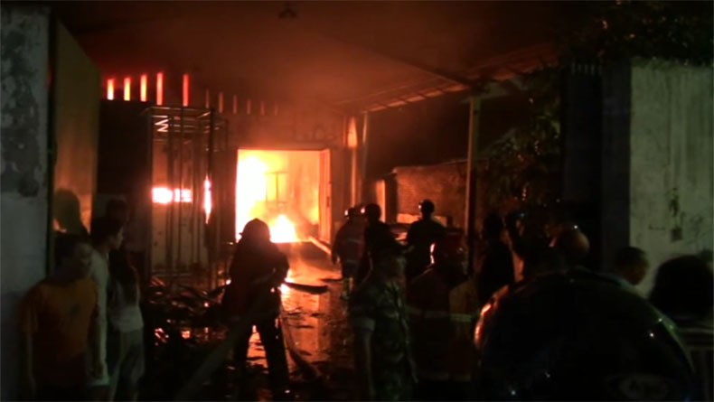 Gudang Mainan di Malang Ludes Terbakar, 5 Mobil Damkar Dikerahkan