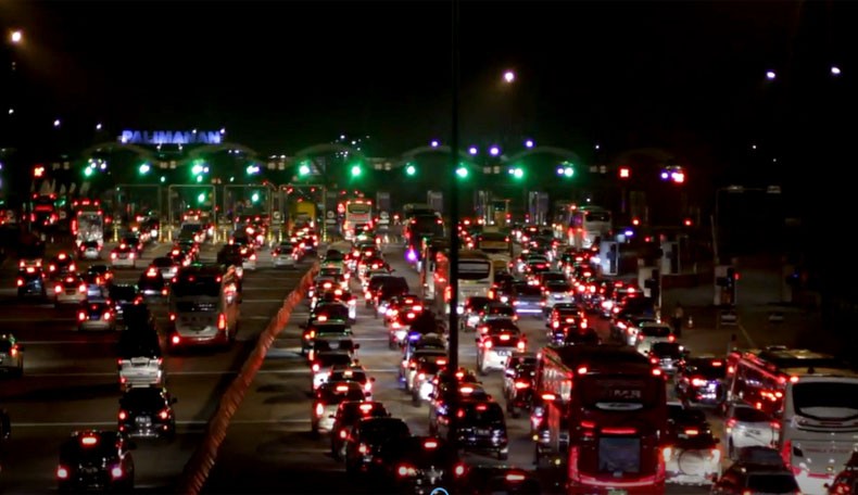 One Way Ditutup, Arus Lalin di Tol Palikanci dan Pantura Pemalang Merayap