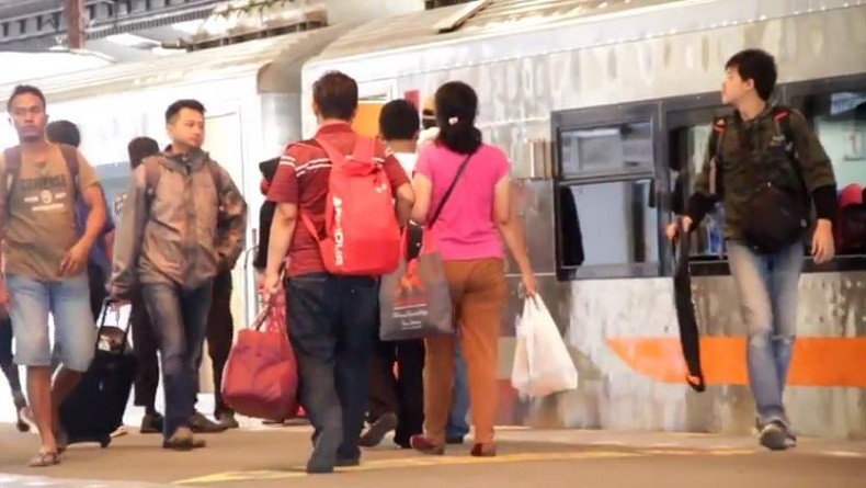 Pemudik Turun di Stasiun Cirebon Rata-rata 8.000 Penumpang per Hari