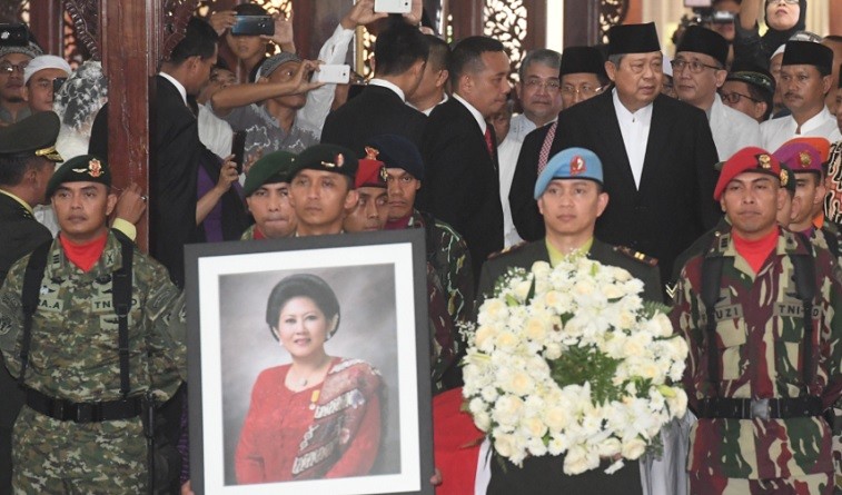 Lepas Ani Yudhoyono, Jokowi: Kita Kehilangan Tokoh Wanita Terbaik